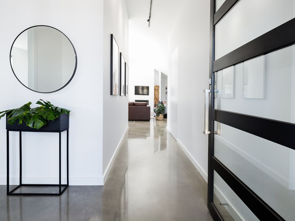 DEC - Decoração de casa branca: Corredor branco